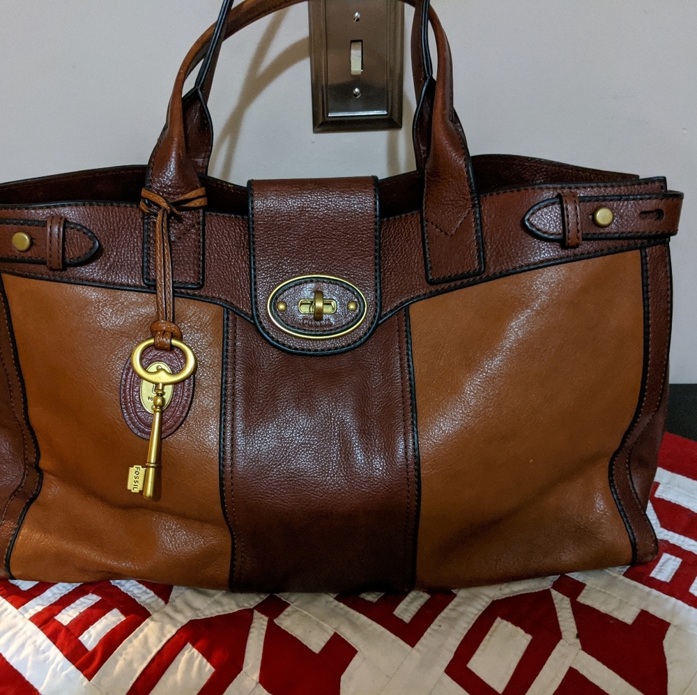 Fossil vintage shopper